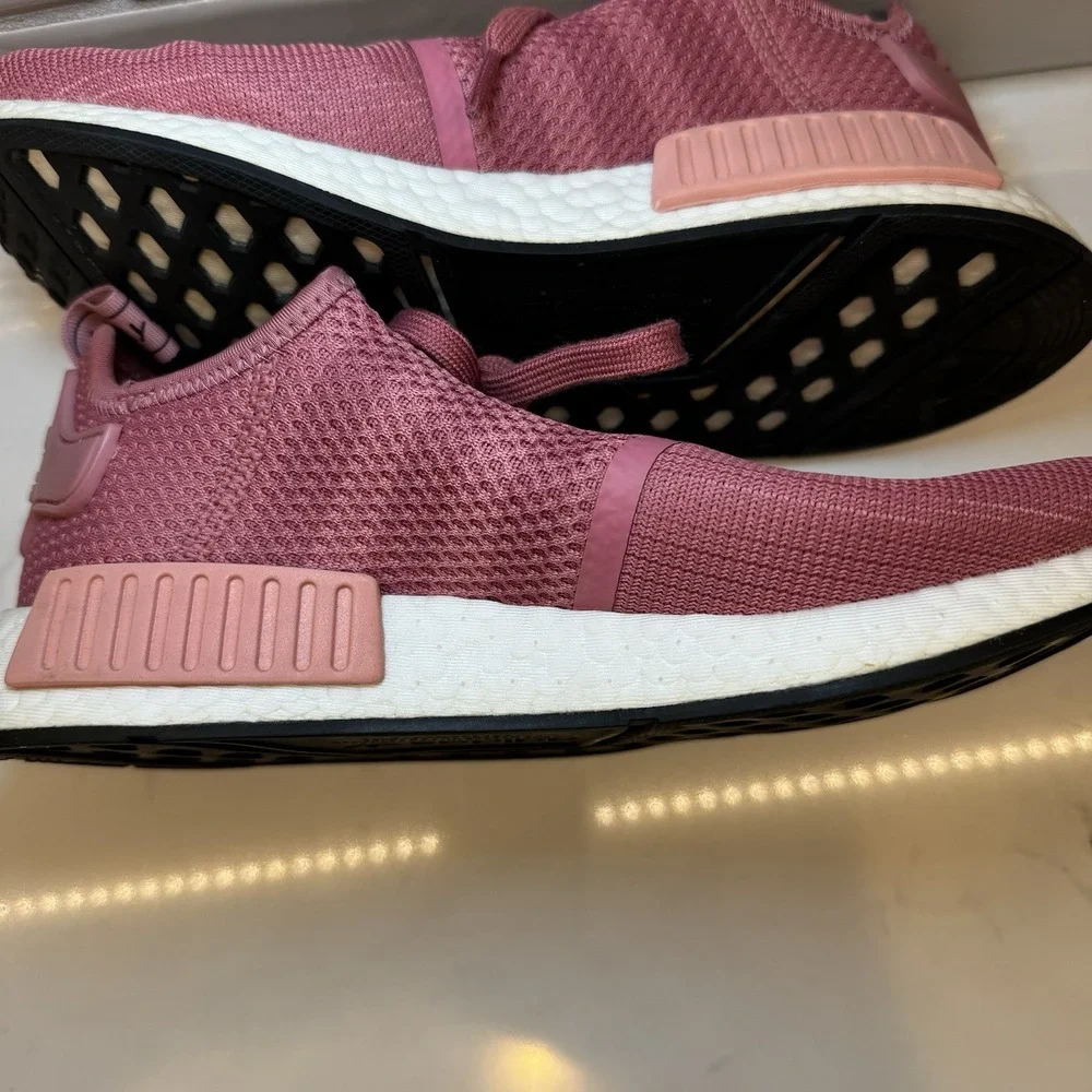 Adidas Women's NMD‎ R1 Shoes Trace Pink Size 7.5